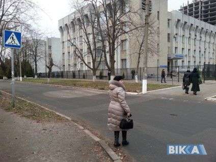Перехрестя біля суду по вулиці Б. Хмельницького