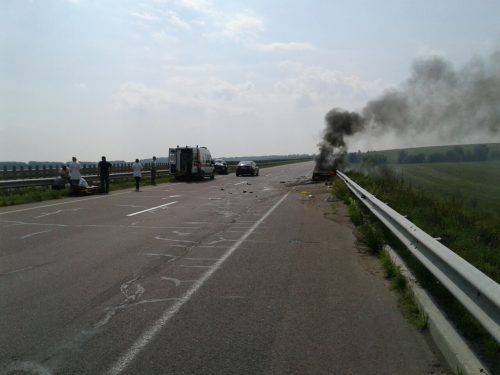 На Черкащині внаслідок ДТП загорівся автомобіль (відео)
