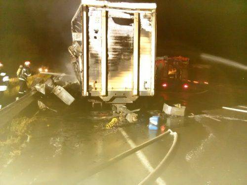 На Черкащині горіла вантажівка із кондиціонерами (фото)