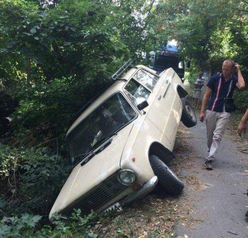 На Черкащині водій легковика злетів у кювет (відео)