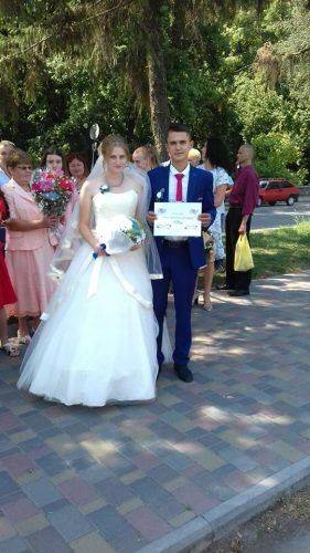 Весільний "бум": На Черкащині у день "магічної" вісімки одружилися понад 100 пар молодят (фото)