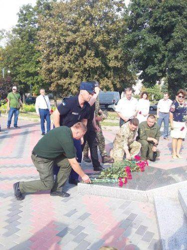 У Черкасах вшанували пам'ять воїнів загиблих в АТО та Іловайському котлі (фото)