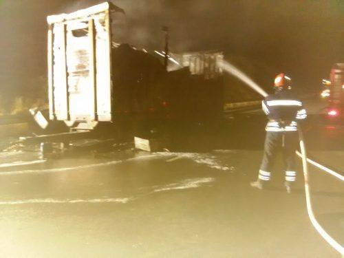 На Черкащині горіла вантажівка із кондиціонерами (фото)