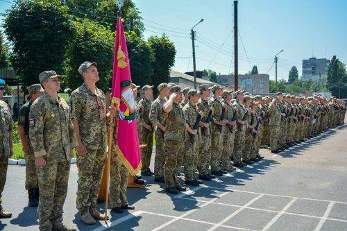 Військове звання - потреба сьогодення, - кафедра військової підготовки черкаського вишу відсвяткувала перший випуск (фото)