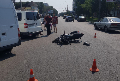  У Черкасах трапилась аварія за участю мотоцикліста (фото)