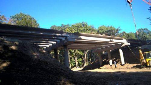 На Уманщині триває реконструкція шляхопроводу через залізничну колію (фото)