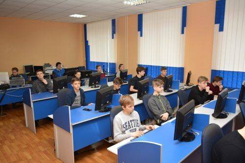 Черкаських школярів запрошують на безкоштовні курси програмування