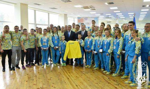 Президент відзначив черкаських спортсменів, які брали участь у ІІІ літніх Юнацьких Олімпійських іграх