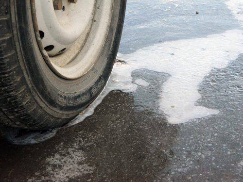 Водіїв Черкащини попереджають про ускладнення на дорогах