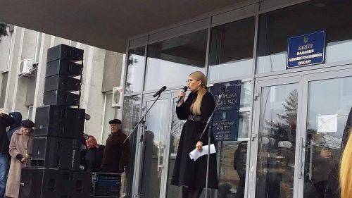 Сміла знову гримить на всю країну - підтримати 80-тисячне місто, що замерзає, приїхала лідер ВО "Батьківщина" Юлія Тимошенко