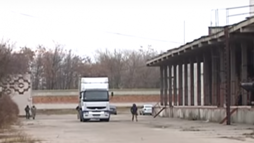 Ваговоз із "рекордним" перевищенням вантажу проїхався дорогами Черкащини (відео)