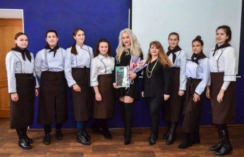 Учасниця проекту "Король десертів" провела майстер-клас для жителів Черкащини