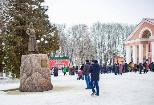 У Христинівці відкрили реконструйовані площу імені Т.Г. Шевченка та парк Святого Миколая (фото, відео)