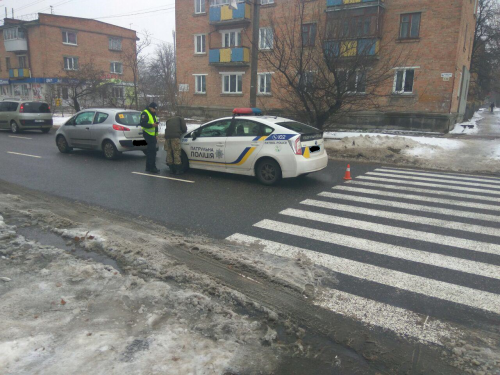 У Черкасах водій "Mitsubіshi Colt" збив чоловіка на пішохідному переході