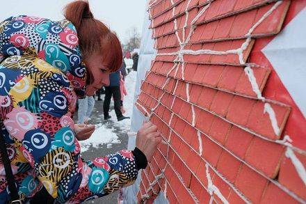 На Черкащині виготовили найбільшу глазуровану різдвяну зірку