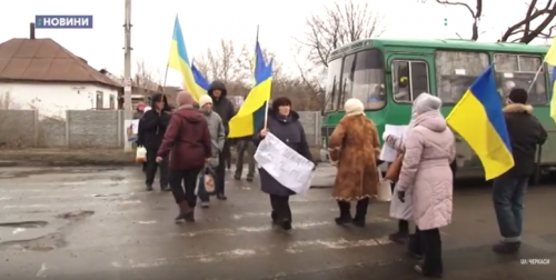 У Смілі знову перекривали дорогу через ціни в платіжках на тепло (відео)