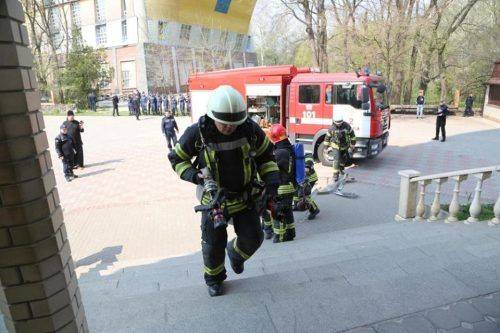 Рятувальники на Черкащині ліквідували “умовну” пожежу в найвищому православному храмі України (фото)