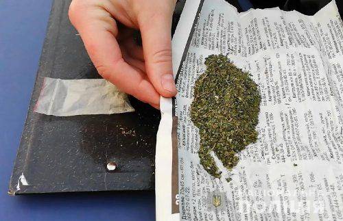 Черкащанин зберігав наркотики, які знайшов на вулиці (фото)