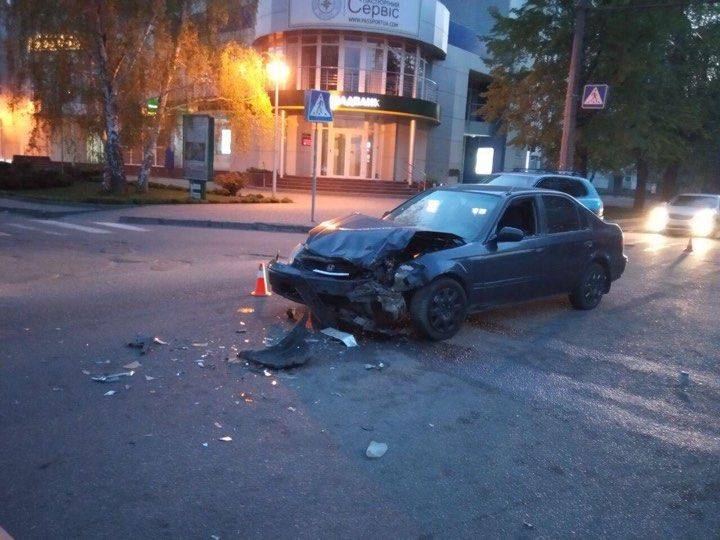 На перехресті у Черкасах не розминулися два автомобілі (фото)