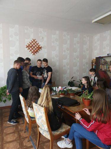 Школярі на Черкащині отримали листа від полоненого моряка 