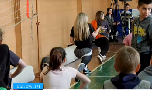 Черкаські чирлідерки провели масштабний майстер-клас для учнів (відео)