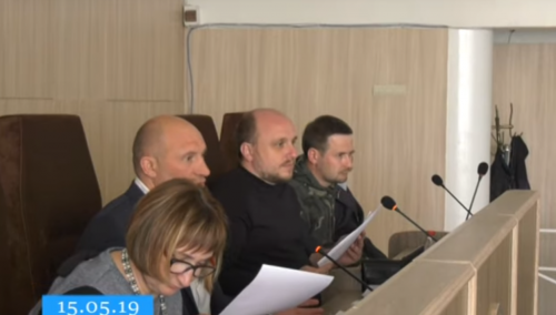 Черкаські депутати переповіли, кого й за що малими били батьки (відео)