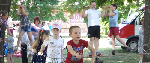 Черкаські школярі відсвяткували День останнього дзвоника у новому форматі (відео)