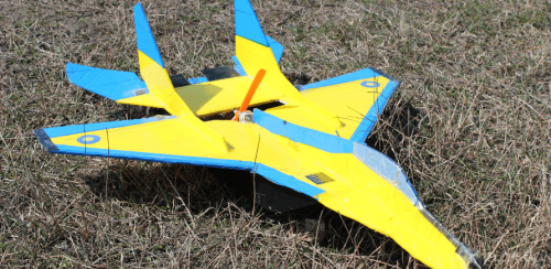 Черкаський школяр створив 2-метровий літак (фото)