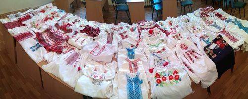 Школярі Черкащини передали вишиванки дітям на Схід 