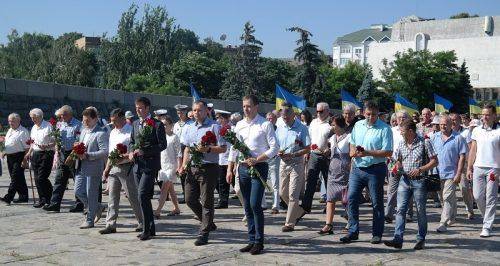 Черкаси долучились до Дня пам'яті жертв війни в Україні (фото)