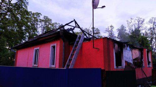 Виніс двох дітей через вікно: на Черкащині сталася пожежа (фото)