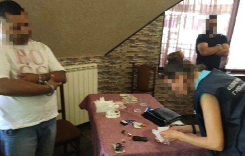 Через психологічний та фізичний тиск на Черкащині група молодиків незаконно наживалася на жителях (фото)