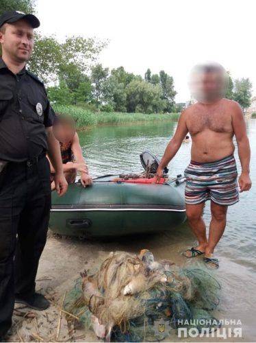 На Черкащині двоє чоловіків незаконно ловили рибу (фото)