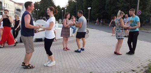 На Черкащині масово танцювали сальсу (фото, відео) 