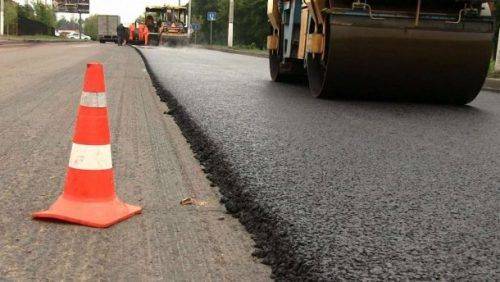 У розпал сезону ремонту доріг у Черкасах закінчується асфальтобетонна суміш