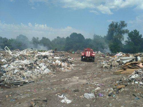На Черкащині загорілося сміттєзвалище (фото)