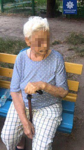 Забої та синці: у Черкасах донька побила свою 90-річну матір (фото)