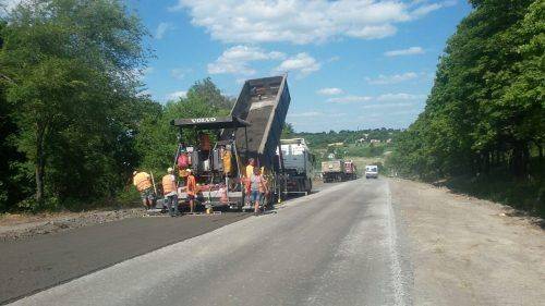 На Черкащині ремонтують державну дорогу (фото)