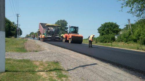 На Черкащині ремонтують державну дорогу (фото)
