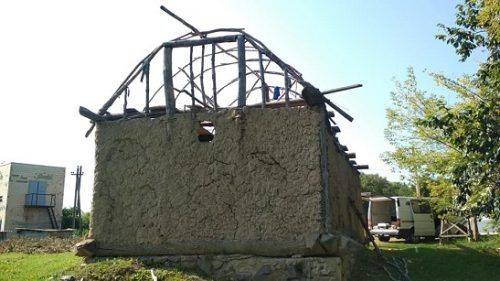 На Черкащині будують трипільську хату з напівсферичним дахом