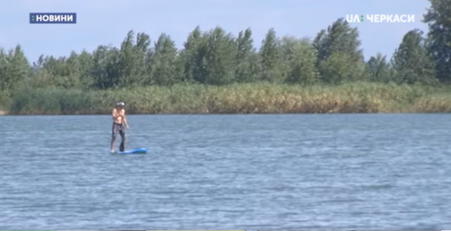 Веслування на Sup-дошках, майстер-класи на воді та піску: як у Черкасах розпочався Sup-фестиваль (відео)
