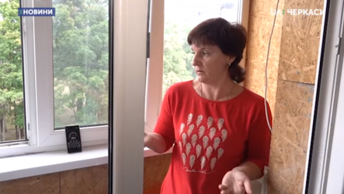 Мешканці будинку в Черкасах скаржаться на шум від вантажівок (відео)