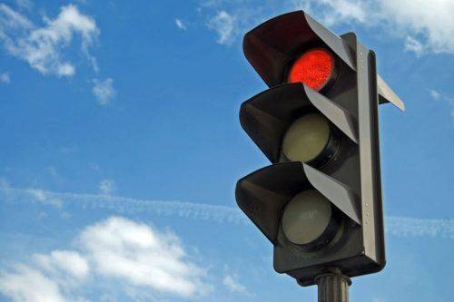 На небезпечному перехресті в Черкасах встановили світлофор