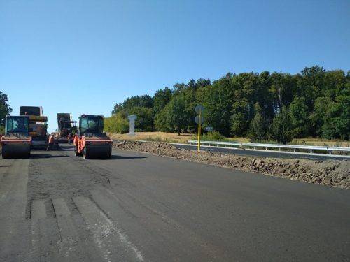 На Черкащині ремонтують дорогу державного значення (фото)