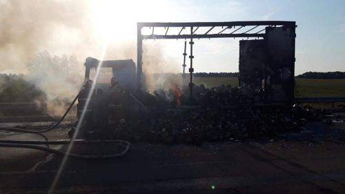На Черкащині згоріла вантажівка з посудом (фото)