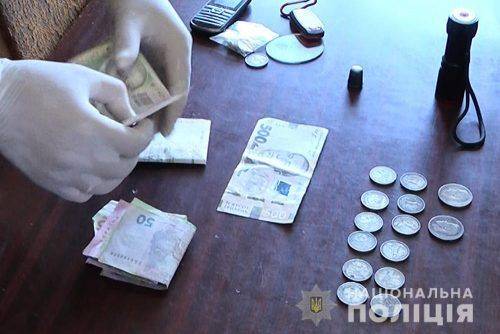 Черкащанин викрав у жінки колекцію старовинних монет (фото, відео)