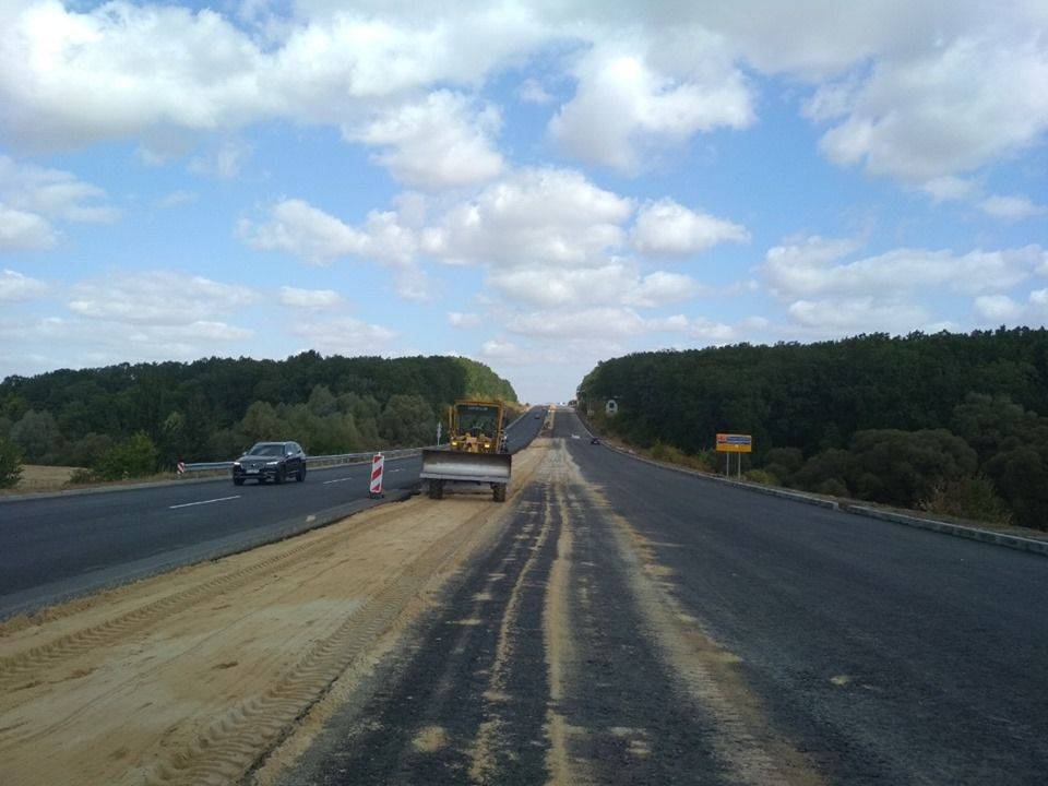 На Черкащині триває ремонт дороги міжнародного значення (фото)