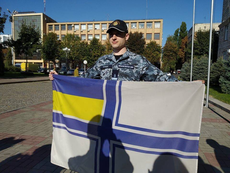 Приємно на листах читати надпис "Україна": моряку з Черкащини вручили нагороди