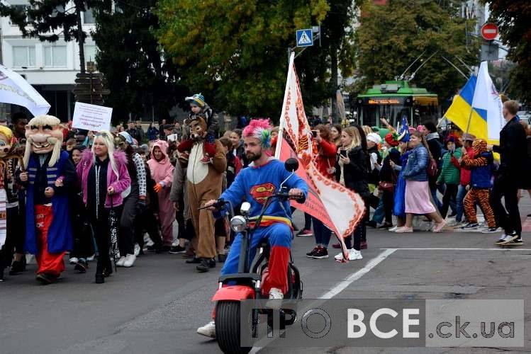 У Черкасах пройшов незвичайний парад (фоторепортаж)