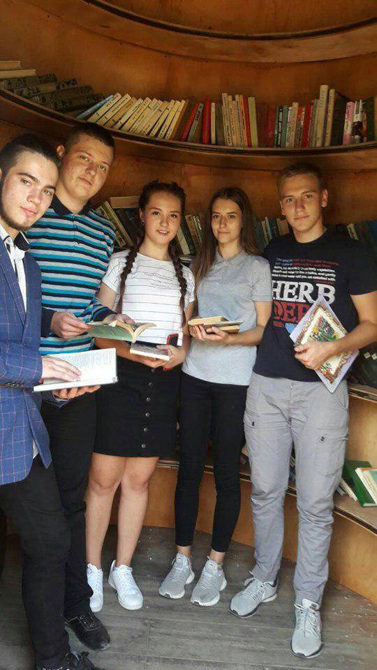 В Україні стартувала акція по збору книг для незвичайної бібліотеки в парку "Нова Софіївка"